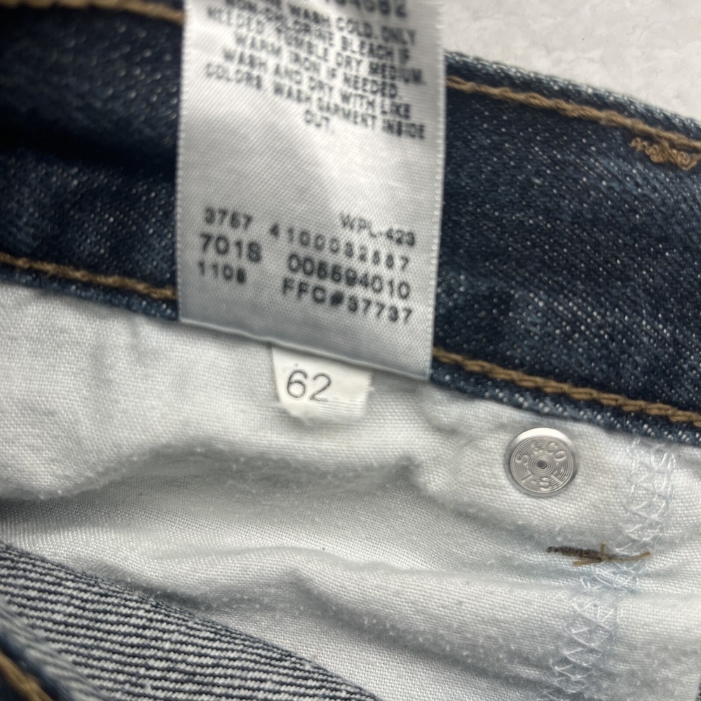 Levi's Jeans Mens 34x32 Blue 559 Denim Relaxed Straight Dark Wash actual 32x30 - Picture 11 of 16